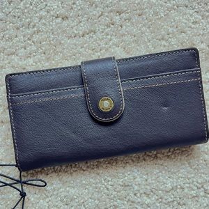 Cabelas women’s wallet, dark brown